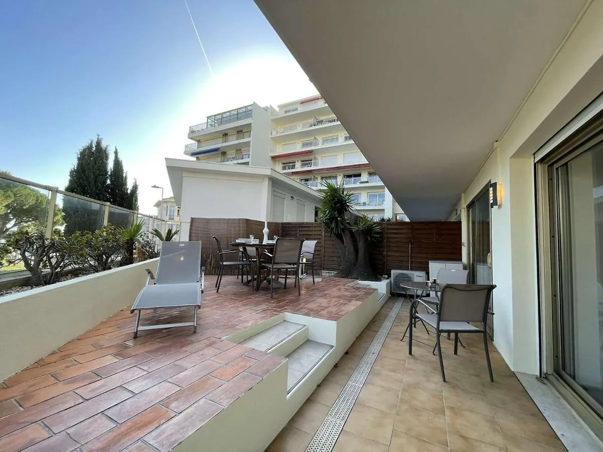 Charmant T2 Avec Terrasse, Climatise, Centre-Ville Antibes, Proche Mer Et Commerces - Fr-1-252-177