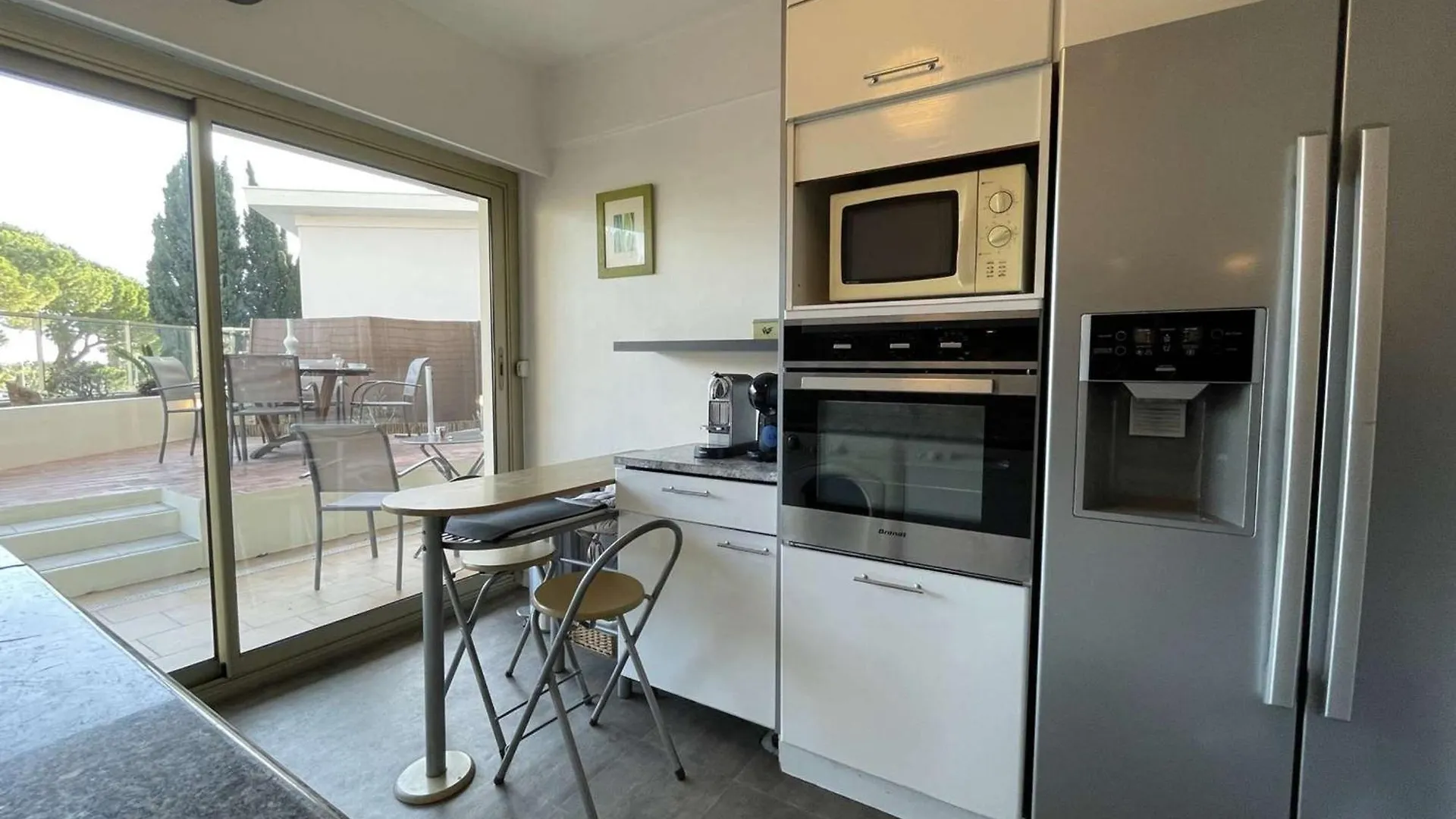 Charmant T2 Avec Terrasse, Climatise, Centre-Ville Antibes, Proche Mer Et Commerces - Fr-1-252-177 0*, Antibes France