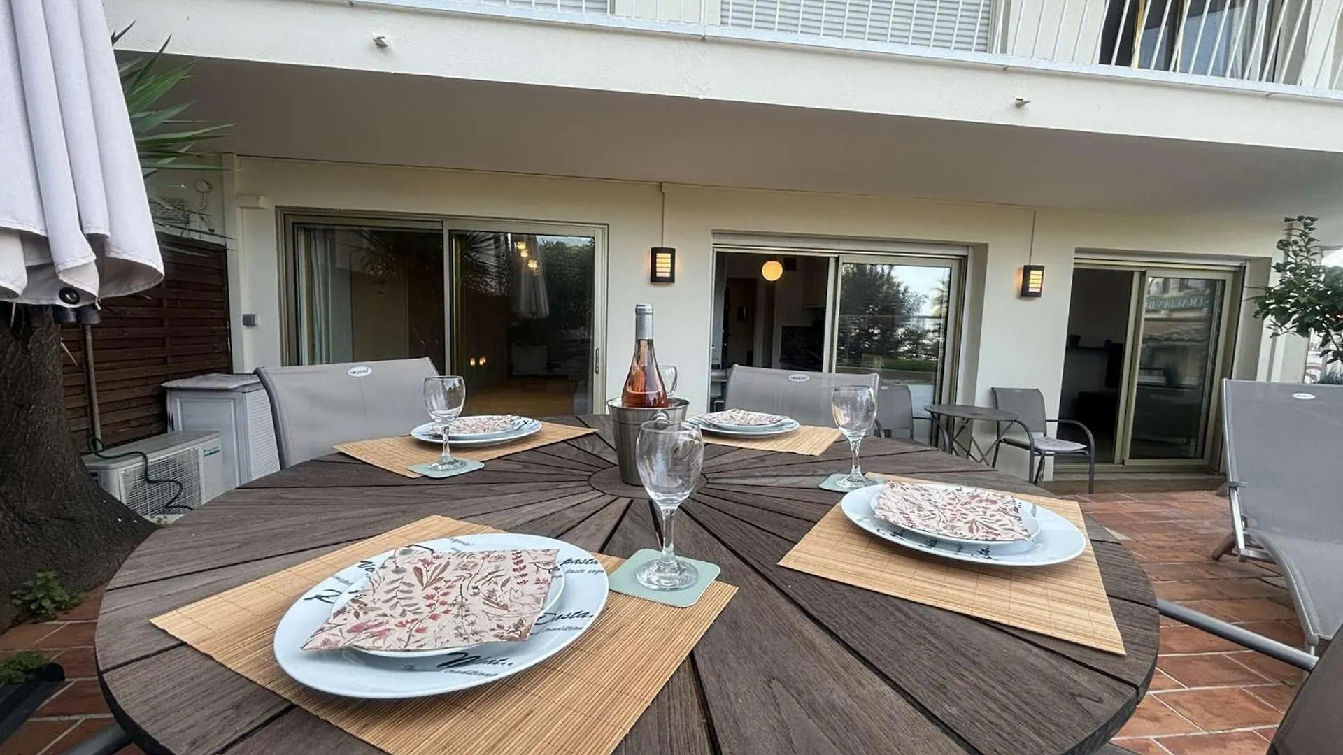 Charmant T2 Avec Terrasse, Climatise, Centre-Ville Antibes, Proche Mer Et Commerces - Fr-1-252-177 Antibes